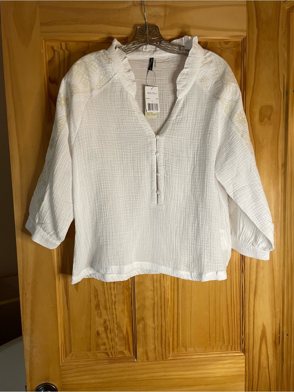Relaxed White Ruffled V-Neck Button-Front Blouse
